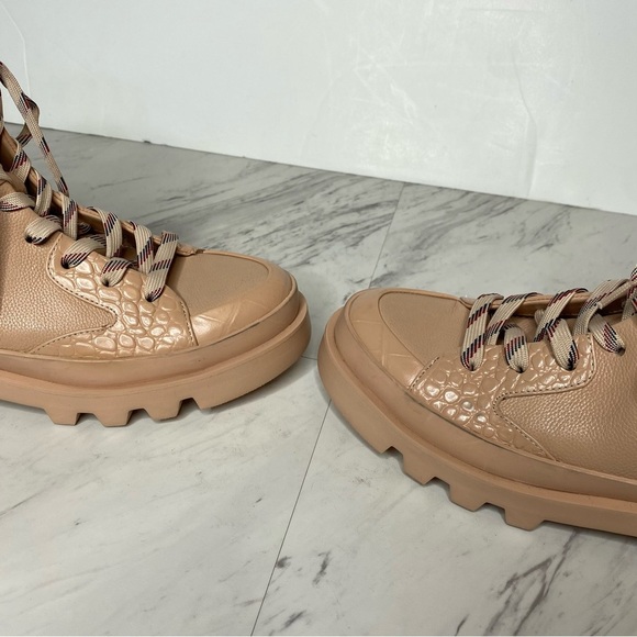 Vince Camuto Korigan Pink Tan Leather Lace Up Lug Sole Boot 9 1/2 M - Picture 9 of 15